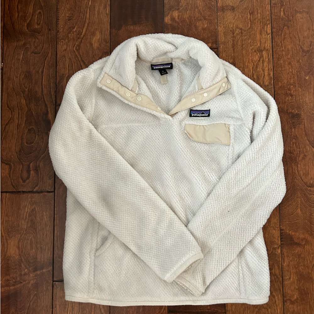 Patagonia womens snap closure pullover